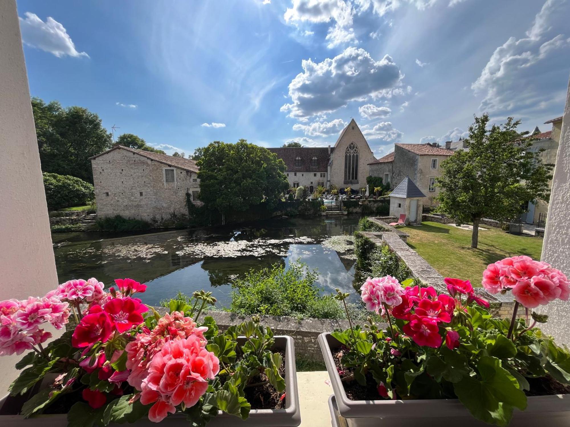 Verteuil-sur-Charente Les Bruyeres Chambres Dhotes Et Gite المظهر الخارجي الصورة